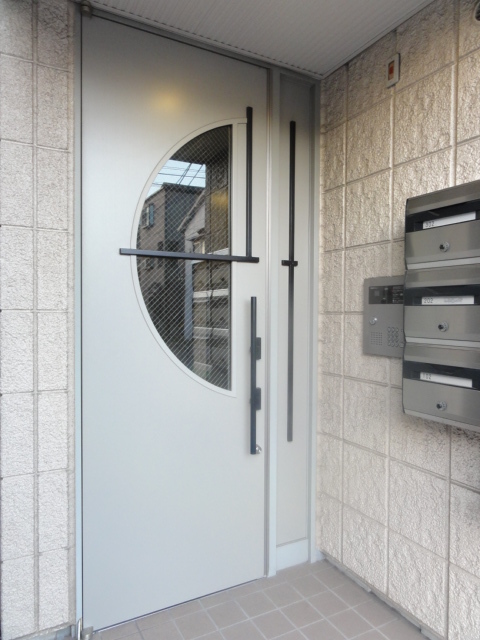 エントランス　嬉しいオートロック付き