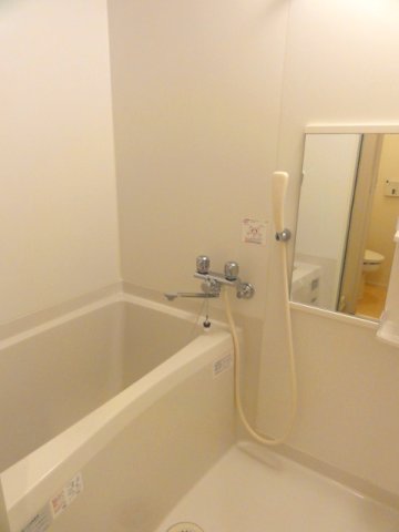 バス・シャワールーム　浴室乾燥機付きの浴室