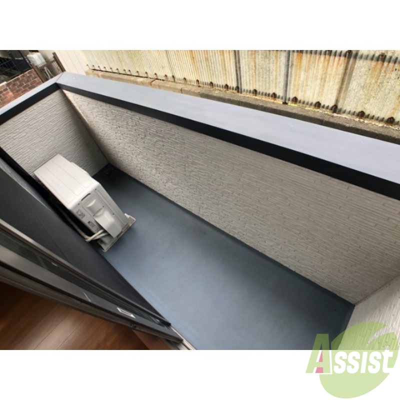 バルコニー　このバルコニースペースは洗濯物も問題なく干せそうですね。