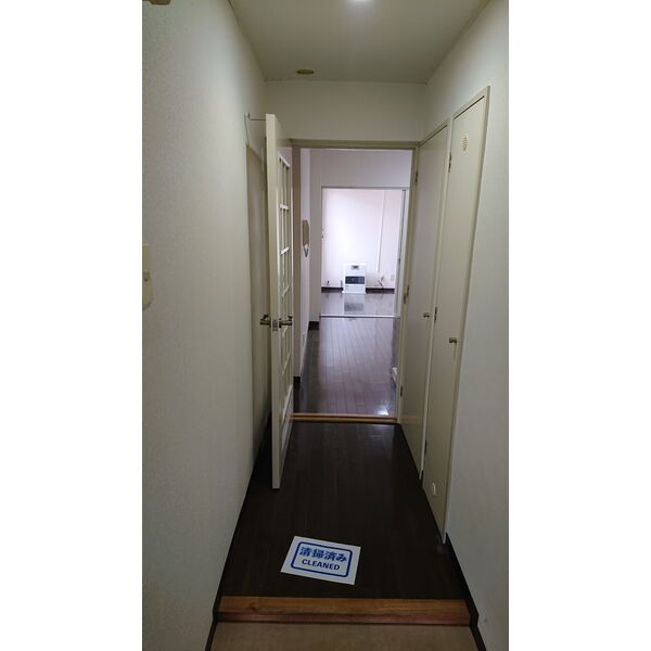 玄関　収納もある玄関です