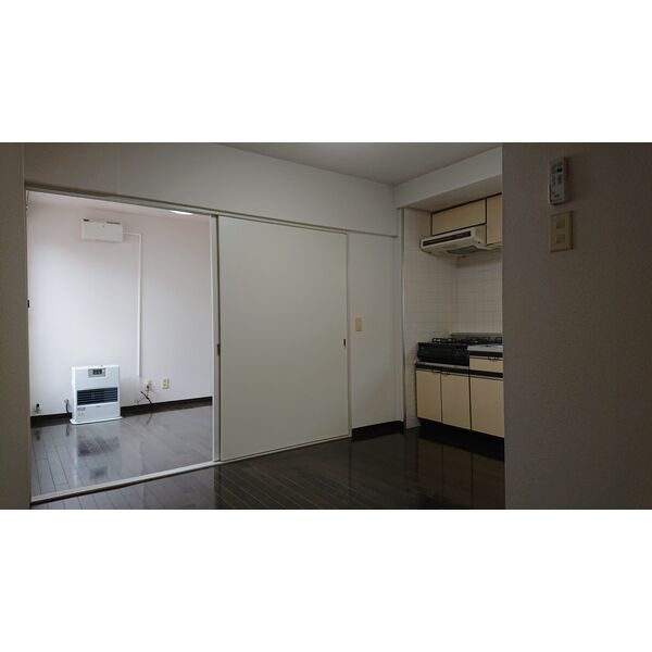 居室・リビング　居間です