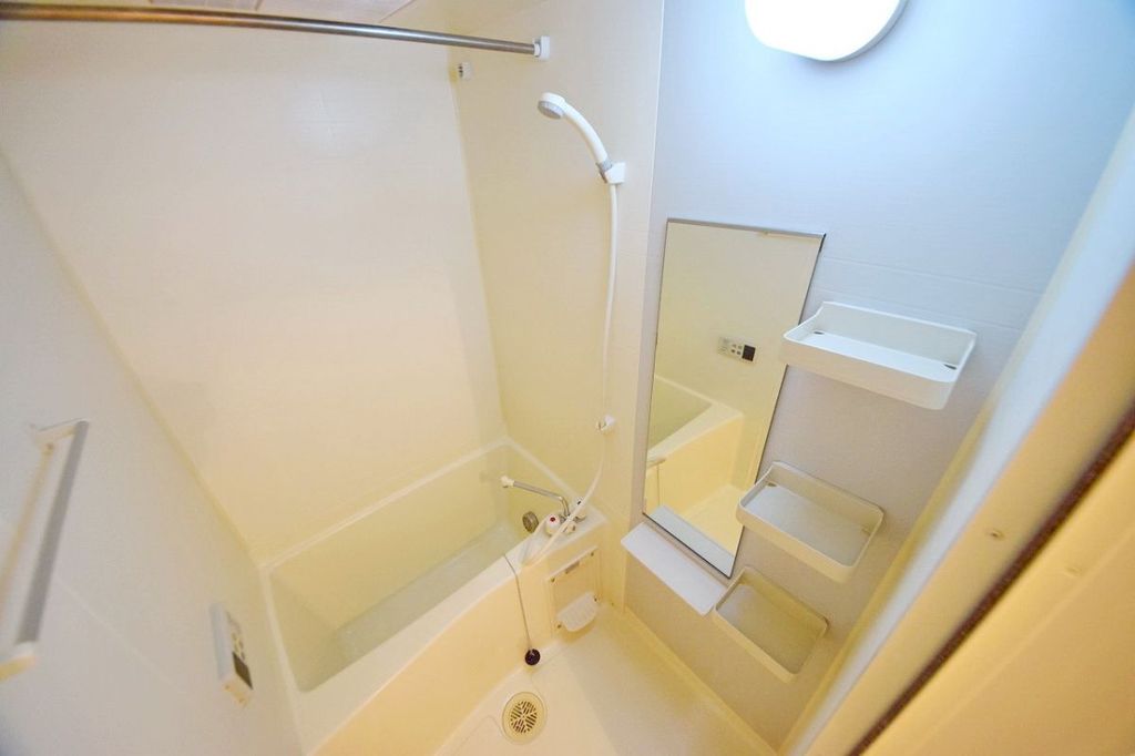 バス・シャワールーム　バス