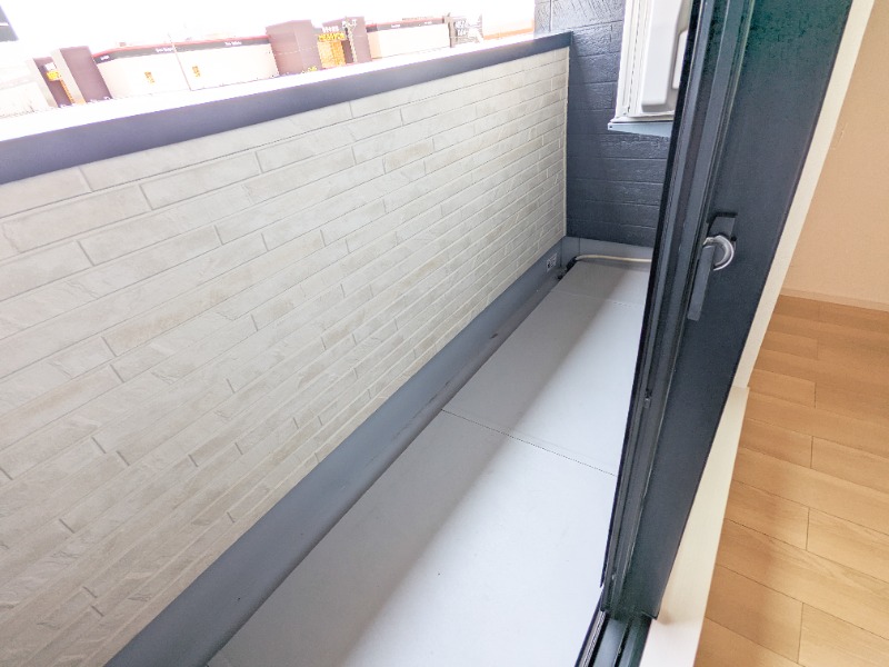 バルコニー　図面と現状に相違がある場合には現状を優先