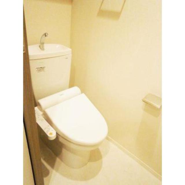トイレ　※写真は同タイプ住戸です。