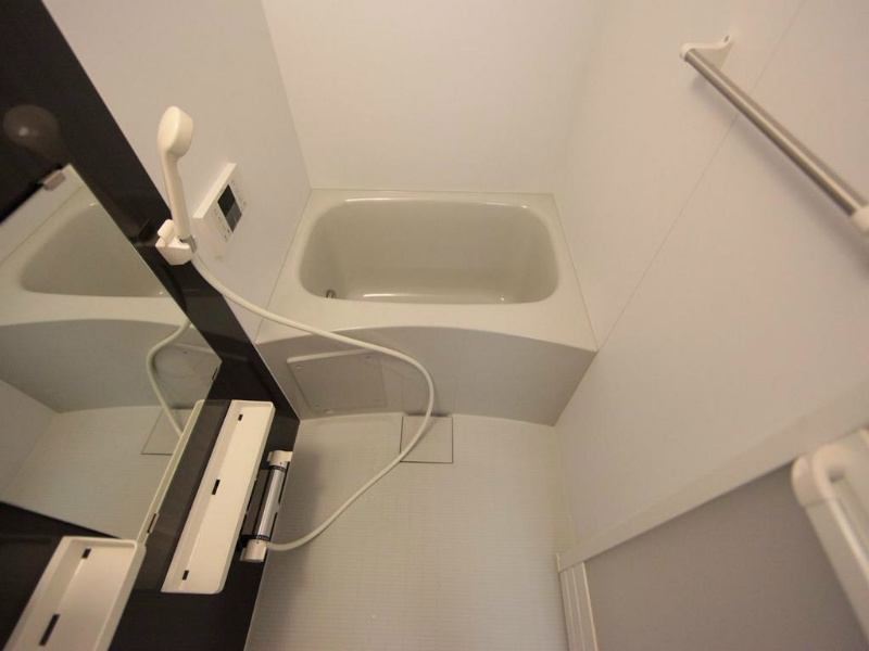 バス・シャワールーム　追い焚き機能付お風呂