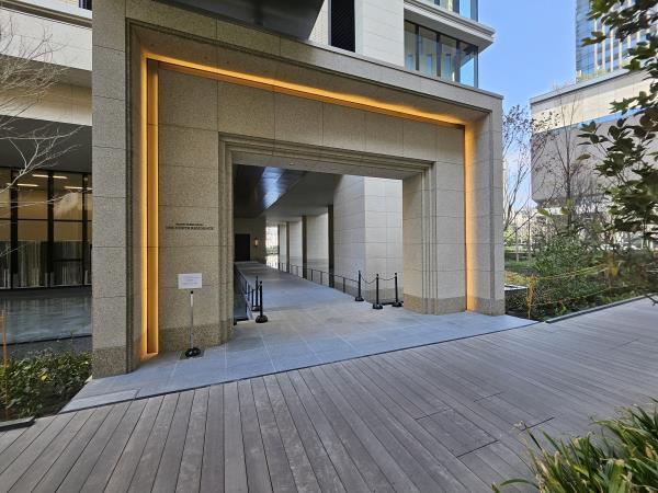 エントランス　ゆとりのあるエントランスです