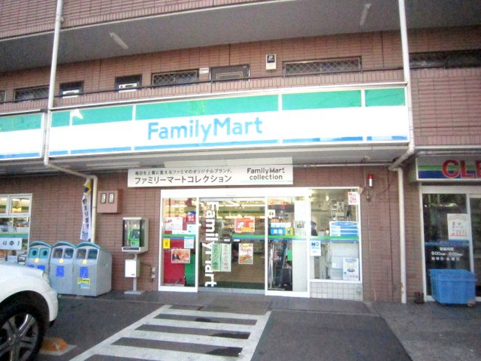コンビニ　ファミリーマート世田谷鎌田三丁目店（コンビニ）まで446m