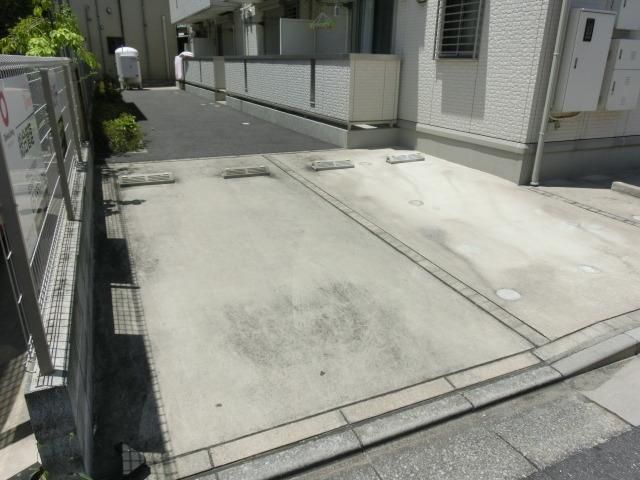 その他　敷地内駐車場