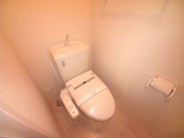 トイレ　ウォシュレット機能付
