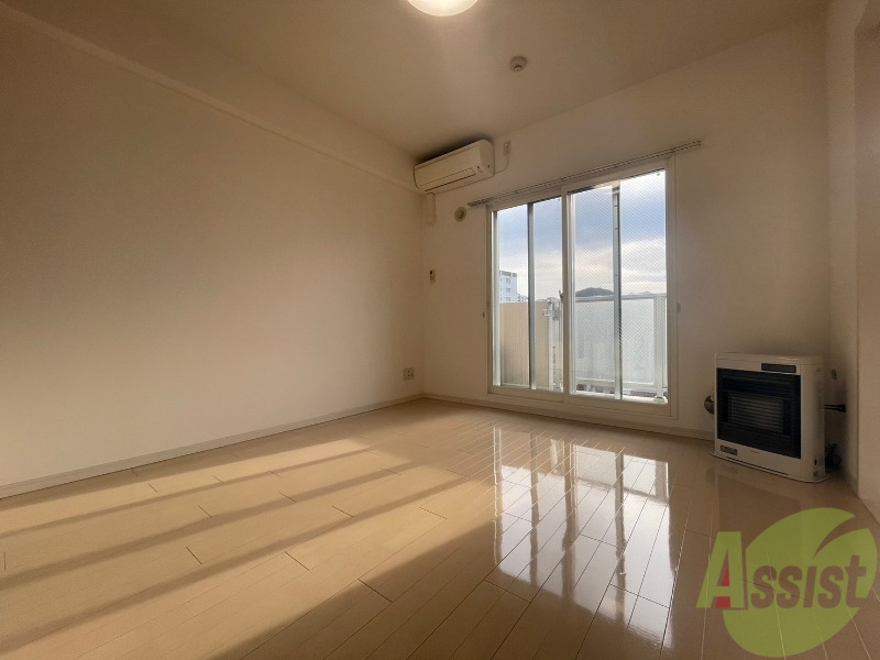 居室・リビング　広くてキレイなお部屋が広がっていて、充実した生活が送れそう。