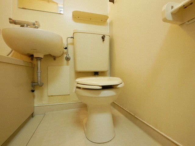 西鉄太宰府線 西鉄五条駅 徒歩5分 4階建 築42年のトイレ写真