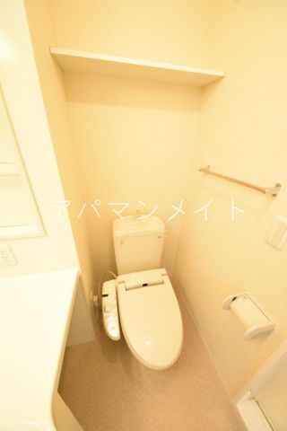 トイレ　ウォシュレット付き