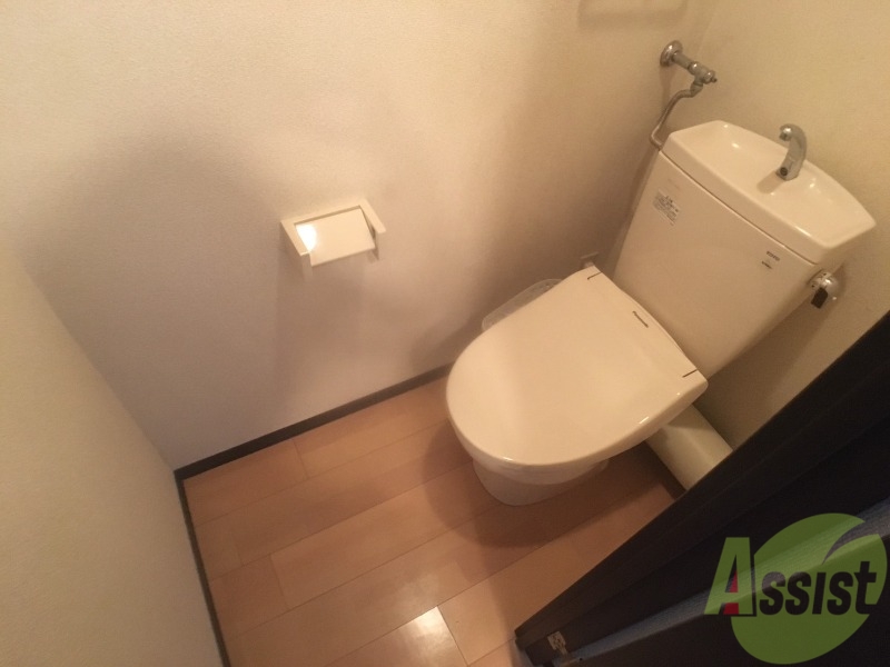 トイレ　こちらはトイレです。清潔感があり、安心して使用できます。