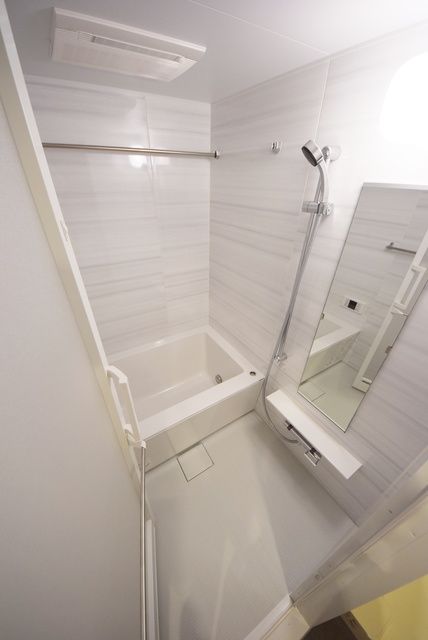 バス・シャワールーム　※別部屋の参考写真です。