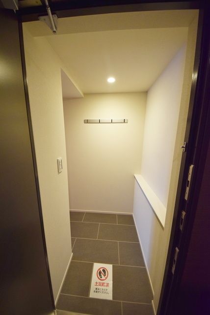 玄関　※別部屋の参考写真です。