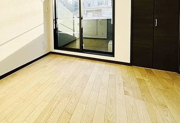 居室・リビング　☆明るい洋室☆