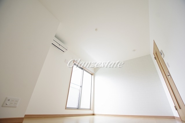 居室・リビング　☆綺麗な色合いのお部屋☆