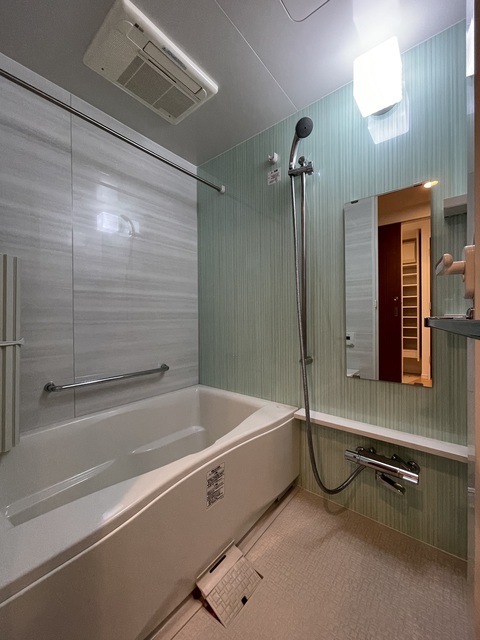 バス・シャワールーム　※反転タイプ部屋写真