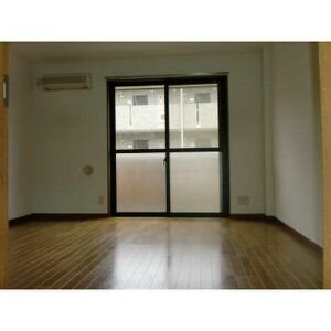 居室・リビング　日当り良好の明るいお部屋です。