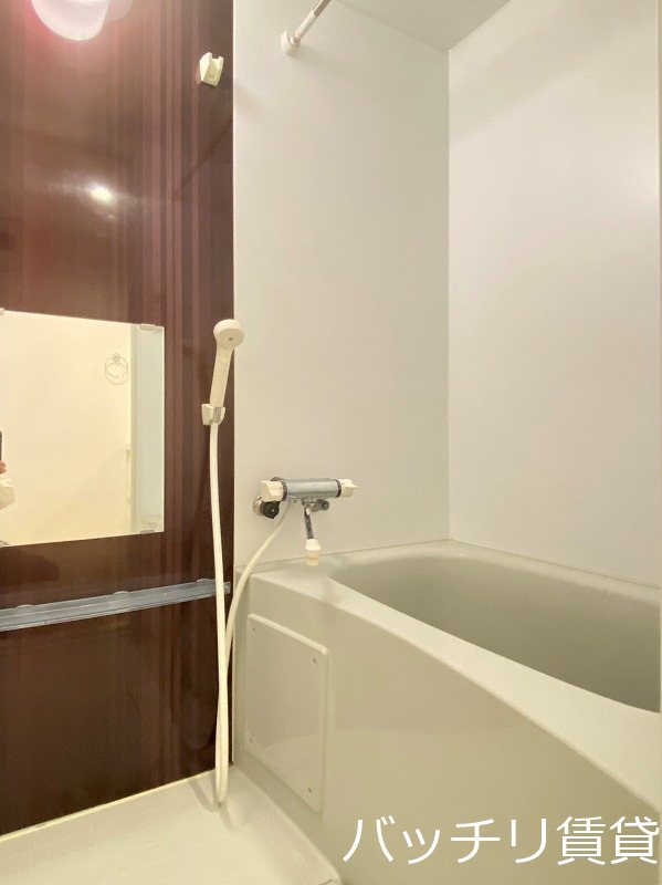 バス・シャワールーム　同型タイプの為、現状を優先いたします。