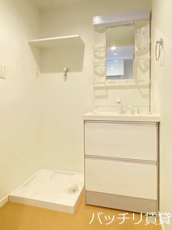 洗面設備　同型タイプの為、現状を優先いたします。