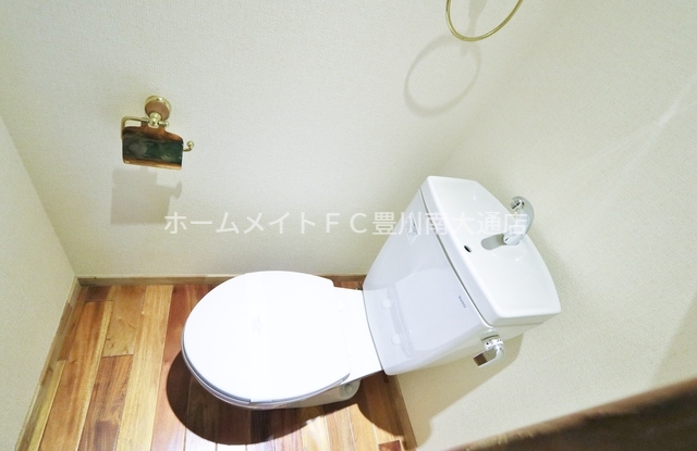 トイレ　同型別部屋写真（反転）