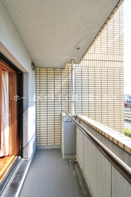 バルコニー　同型別部屋写真（反転）