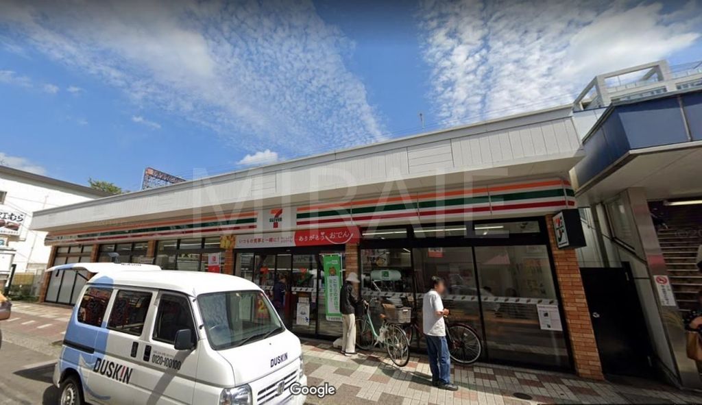 コンビニ　セブンイレブン大和鶴間駅西口店（コンビニ）まで130m
