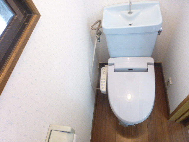 トイレ　温水洗浄便座付　WC