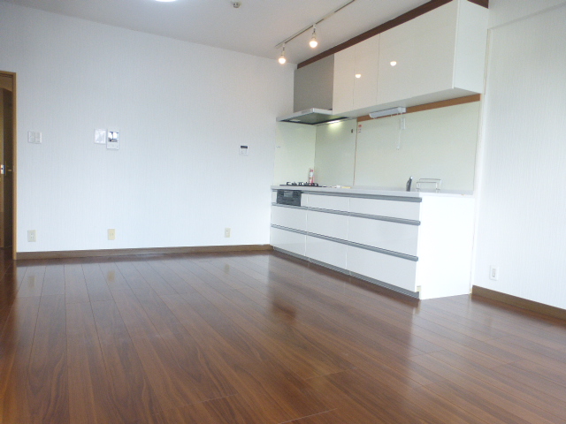 キッチン　3口システムコンロ付