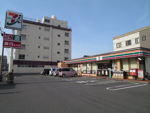 コンビニ　セブンイレブン津留店（コンビニ）まで130m
