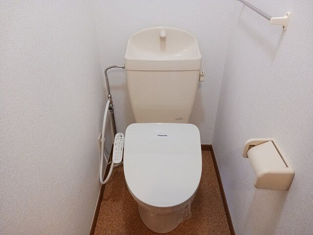 トイレ　清潔感のあるトイレです