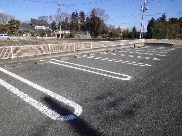 駐車場　駐車場に車を止められます