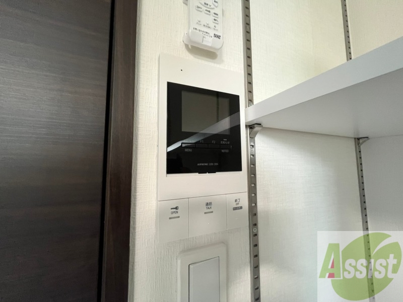 セキュリティ　ＴＶモニター付インターホンです。来客者の顔が見えるので安心！