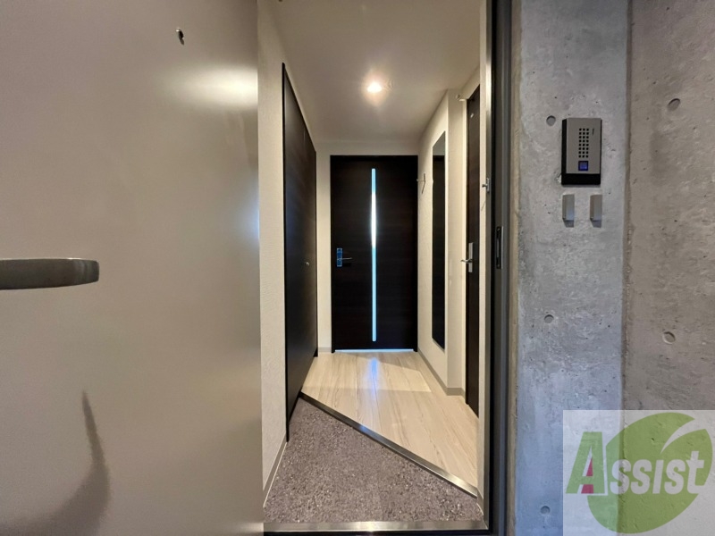 玄関　玄関の様子です。明るい印象ですね。気分もあがりそう。