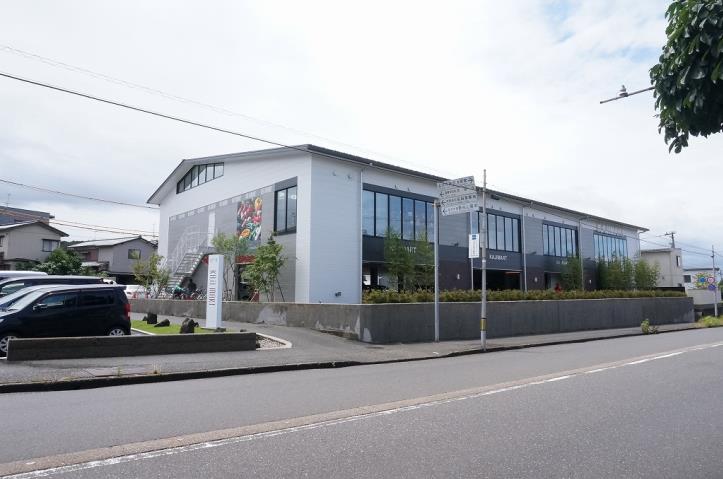 スーパー　カジマート（スーパー）まで269m