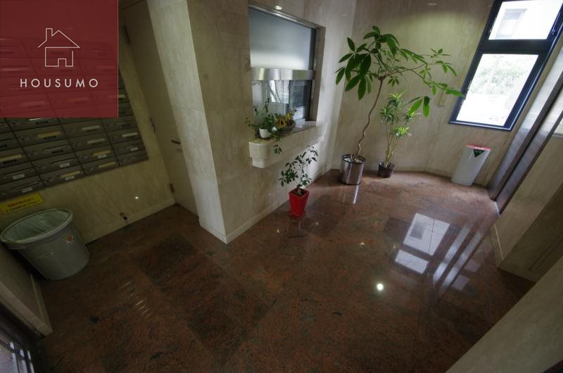 エントランス　清潔なエントランスです