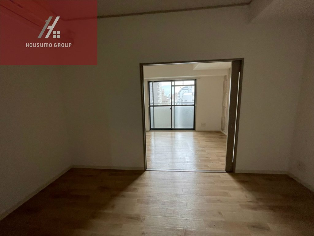 居室・リビング　こちらの居間で趣味の時間をお楽しみください