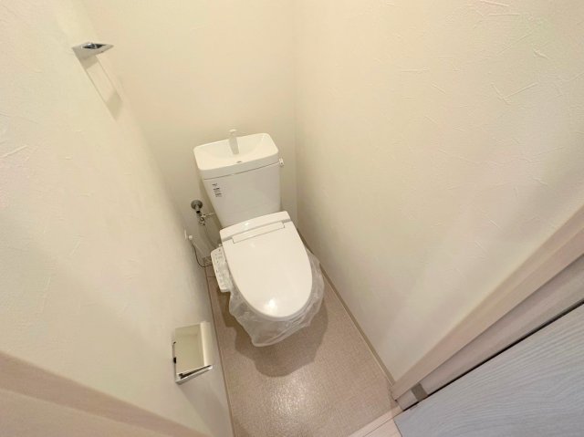 トイレ　綺麗なトイレにはウォシュレット標準装備です。