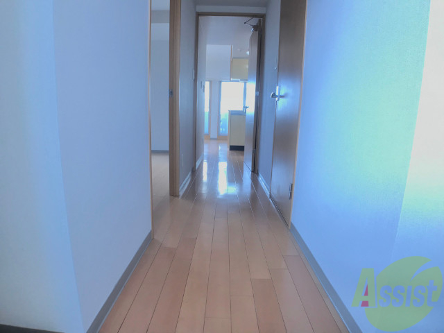 玄関　玄関の様子です。明るい印象ですね。気分もあがりそう。