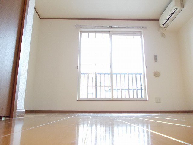 居室・リビング　ゆったりとした居間です