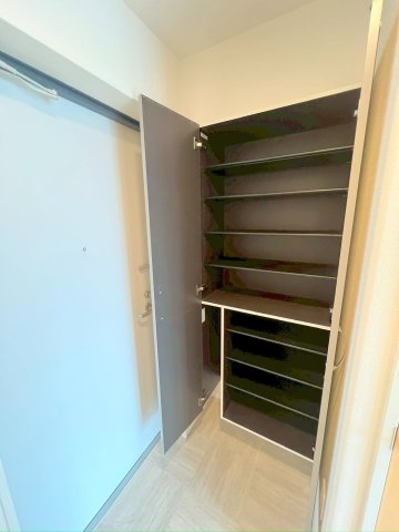 収納　シューズボックス