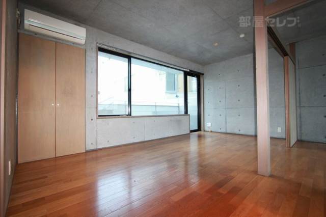 居室・リビング　ＬＤＫ１４帖の窓からの光が多く取り込めるリビングです。