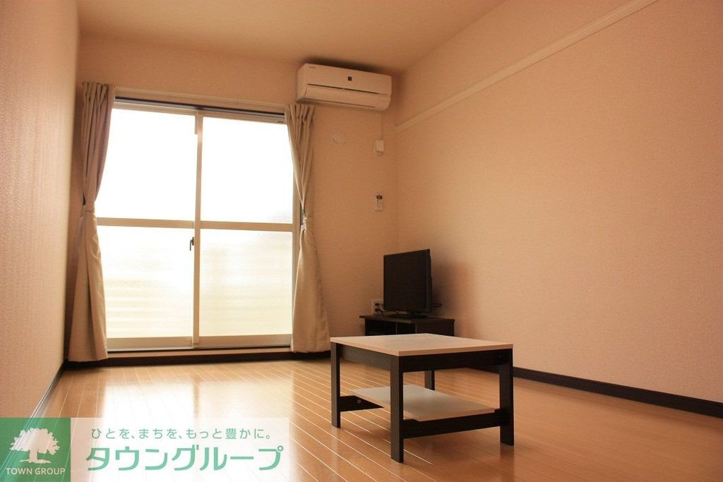 居室・リビング　同タイプ物件の写真です。