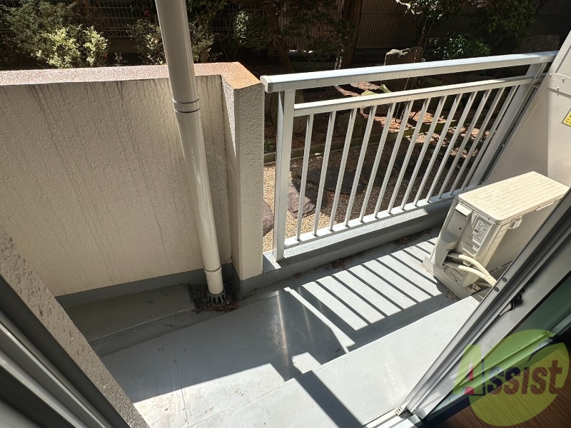 バルコニー　バルコニーは幅があり、広い印象を受けました。