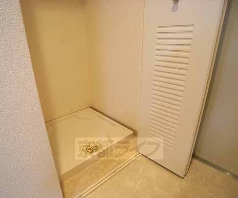 その他設備　室内洗濯機。隠せます。