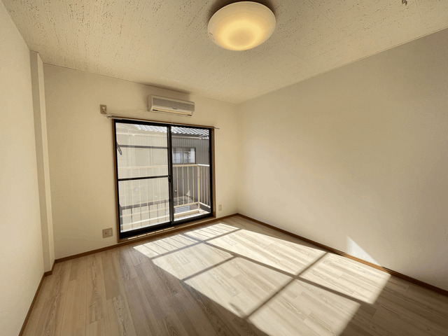 居室・リビング　※居室照明は設備で付いてません。