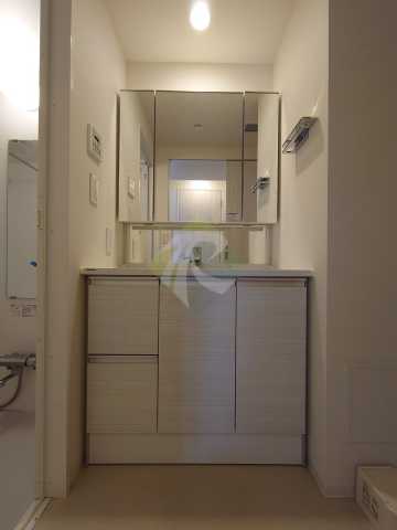 洗面設備　別部屋になります。