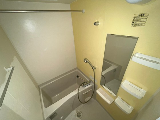 バス・シャワールーム　※別部屋の写真です