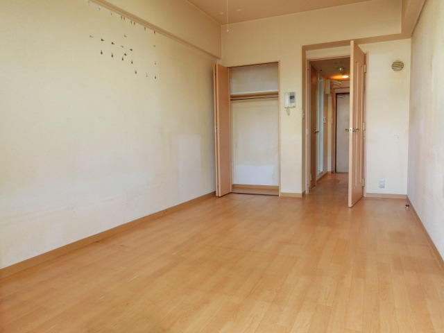 居室・リビング　どんなレイアウトも叶えてくれそうな７．２帖のお部屋です。